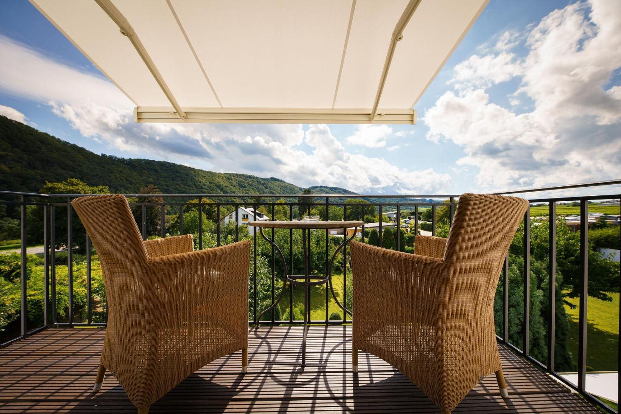 Wein Und Landhaus Kallfels Kröv Exteriör bild