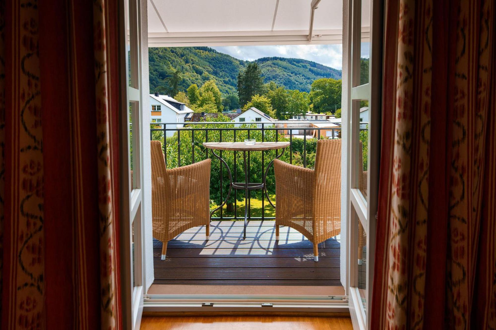 Wein Und Landhaus Kallfels Kröv Exteriör bild
